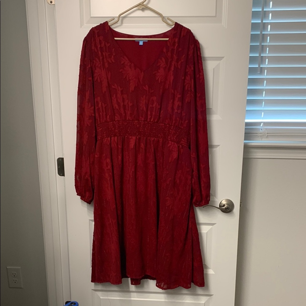 Elegant Red Long-Sleeve Dress